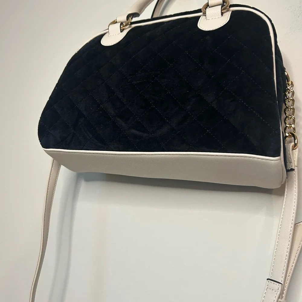 juicy couture black cream embroidered crest satchel bag